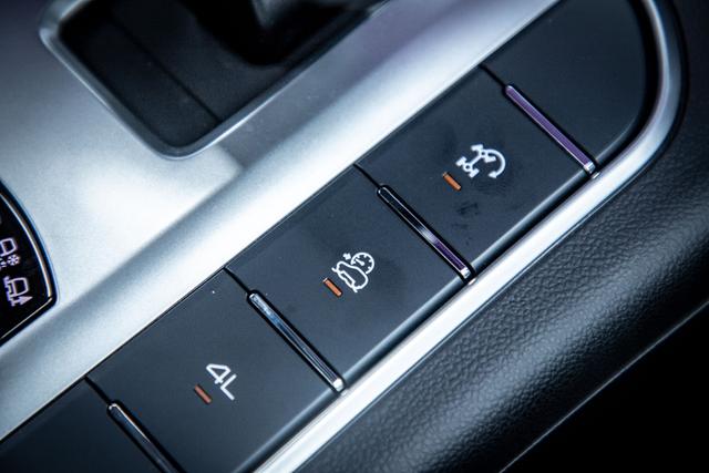 原厂即改装，硬核配置干趴一片SUV，南宁试驾长城炮越野皮卡