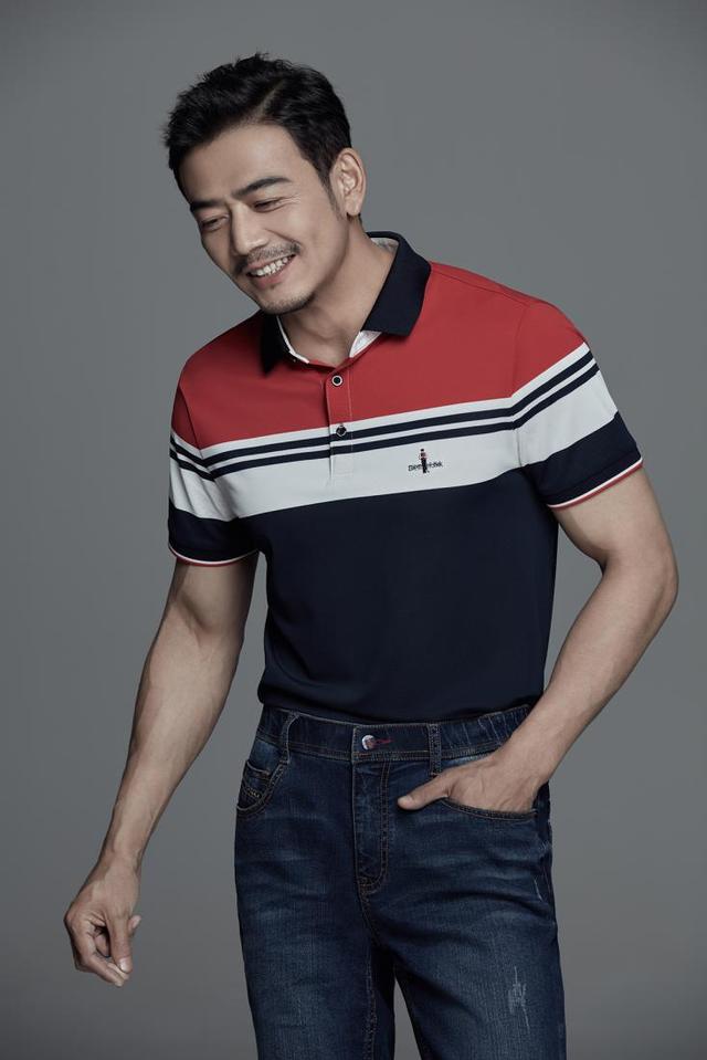 时尚界"王牌T恤"，比音勒芬POLO衫助你穿出成熟好气质