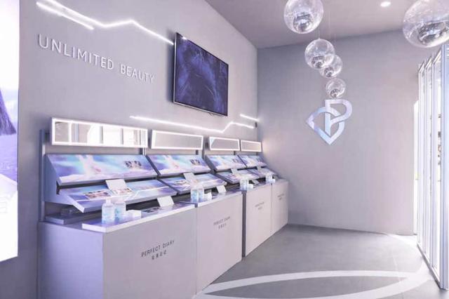 寻色宇宙，尽收眼底，完美日记与中国航天携"玉兔"迎来第二代动物眼影