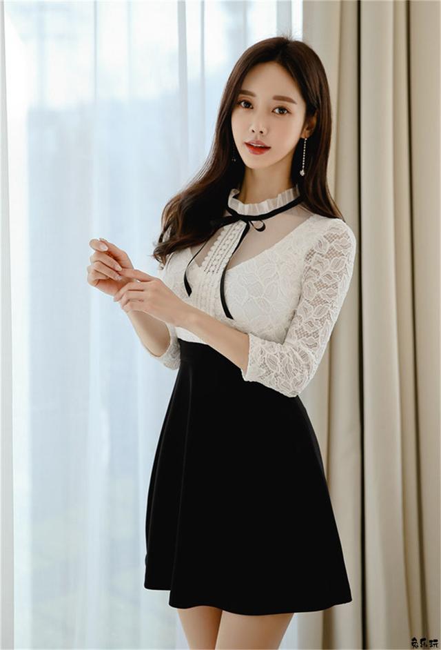 孙允珠：巴比伦圆环锁领浮雕白雪衣裙