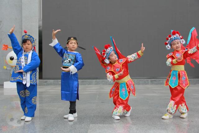 成都市华阳中学附属小学：向着理想前进，我的少年中国梦