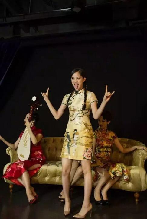 Ouyang Nana Does Not Wear Trendy Brands She Wears A Cheongsam To