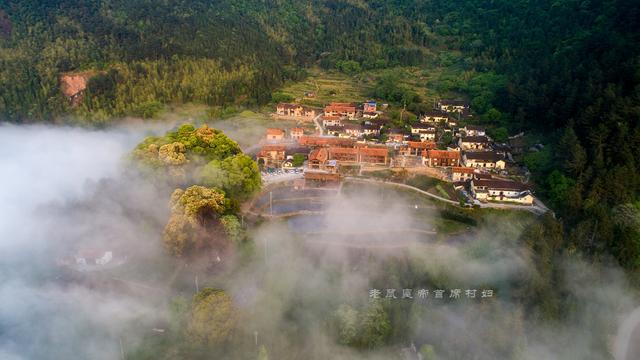 山村古稀老人放牛运垃圾住别墅还有工资拿，幸福生活太羡慕（7）