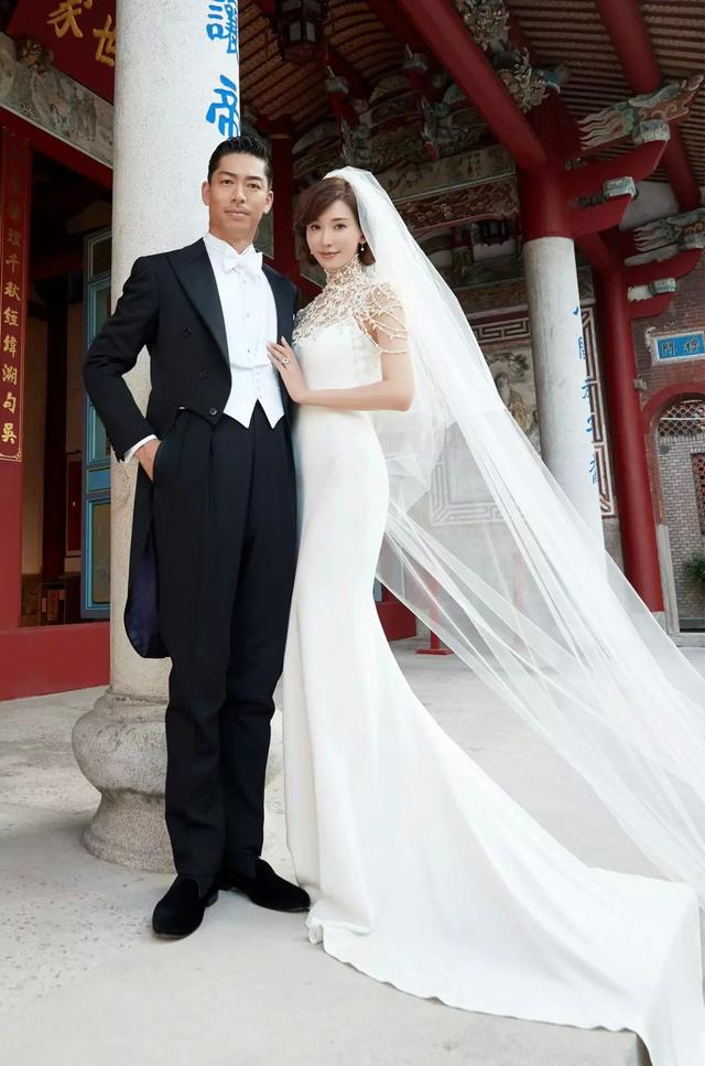 All The Details Are Here Lin Chiling Gets Married 4 Sets Of Wedding Dresses Takuya Kimura Sends Blessings Luju Bar