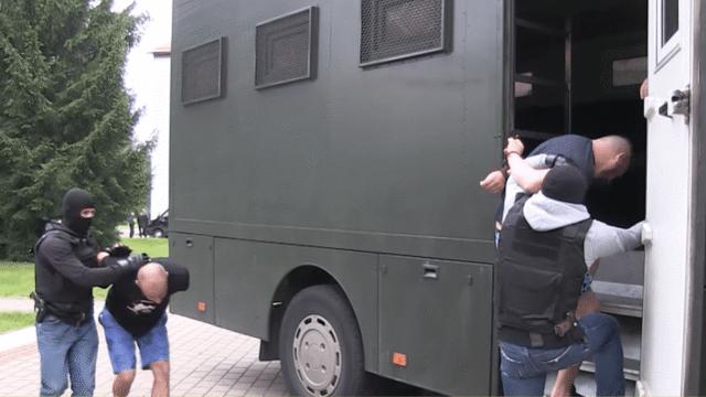 普京:雇佣军是美国骗去的 卢卡:波兰想占我领土