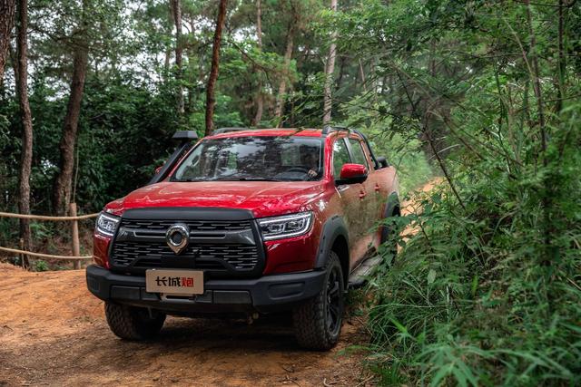 原厂即改装，硬核配置干趴一片SUV，南宁试驾长城炮越野皮卡