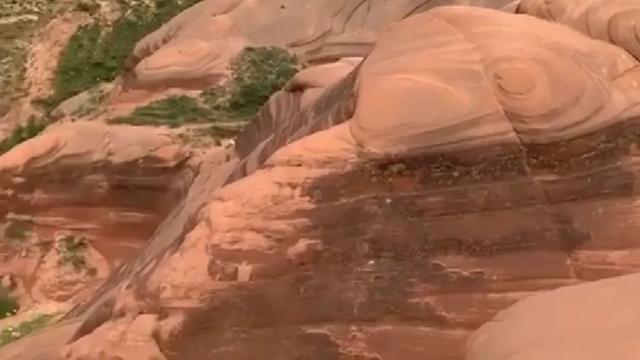 不文明行为|景区已介入调查丹霞地貌被刻字事件，该景点还有多处“旧伤”