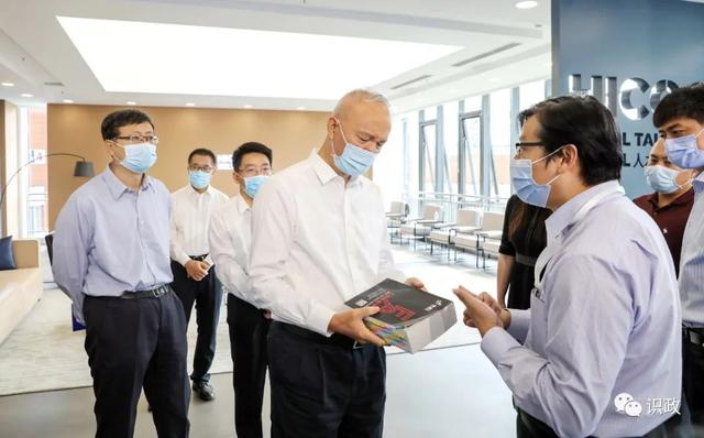 蔡奇|蔡奇陈吉宁参观HICOOL全球创业者峰会暨创业大赛展览展示区，调研国际人才社区建设