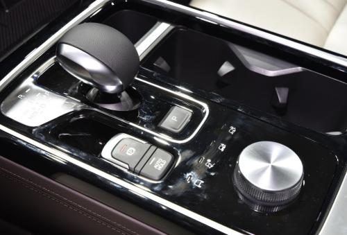 2020款传祺GS8外观延续经典，内饰配置大革新