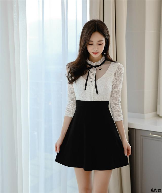 孙允珠：巴比伦圆环锁领浮雕白雪衣裙