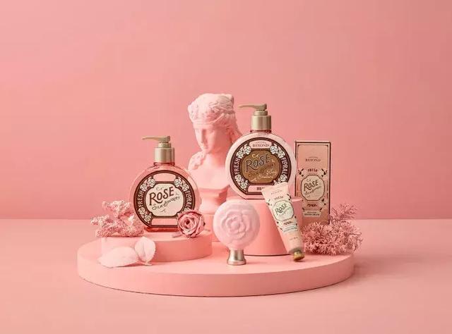 用神奇的包装吸引顾客，这样的化妆品包装更满足大家的需求(图25)