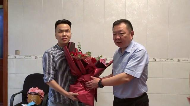 见义勇为：转手就把见义勇为慰问金全捐出 南通小伙护送温岭槽罐车爆炸伤者就医