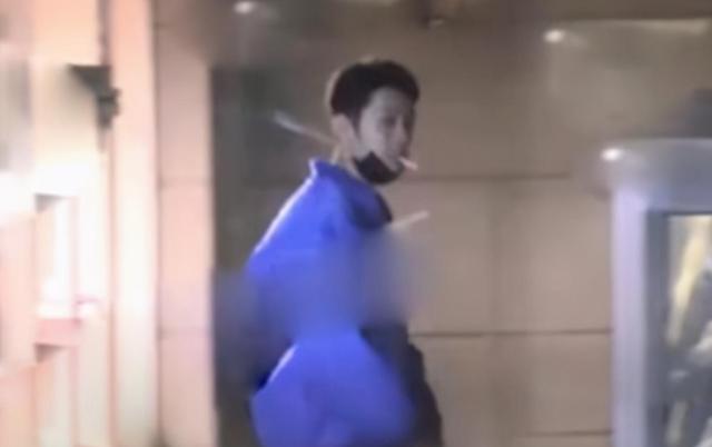 赖冠霖玩完？随地吐痰素质低，疑被央视