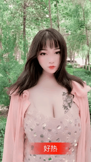 车子一晃一晃让我进入 12岁女rapper学女人