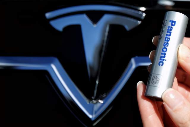 换磷酸铁锂电池后，Model 3实测续航仅240公里！原因是特斯拉把消费者当小白鼠？