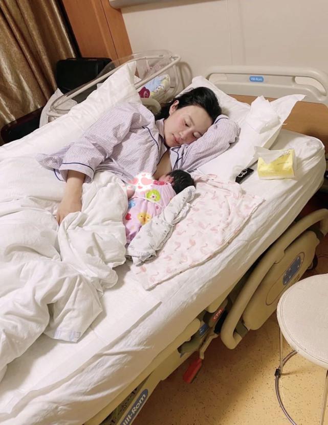 四个孩子三个妈69岁张纪中导演被曝再当爸