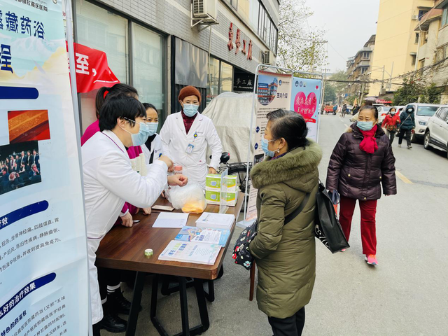 爱在菽香，同“欣”抗疫，成都锦欣藏医医院开展暖冬慰问活动(图1)