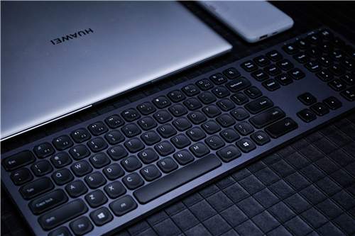 语音输入的键盘玩过没？键盘侠带你体验咪鼠智能语音键盘KB1