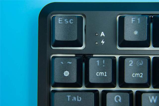 价格便宜，出门级首选。黑爵K870T蓝牙双模红轴机械键盘