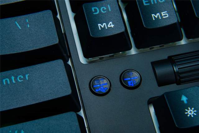 价格便宜，出门级首选。黑爵K870T蓝牙双模红轴机械键盘