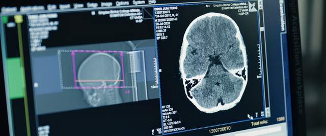 《送你一朵小红花》的七个细节和一处BUG，票房过8亿不是运气