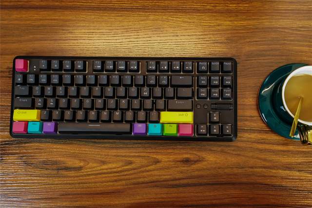 价格便宜，出门级首选。黑爵K870T蓝牙双模红轴机械键盘