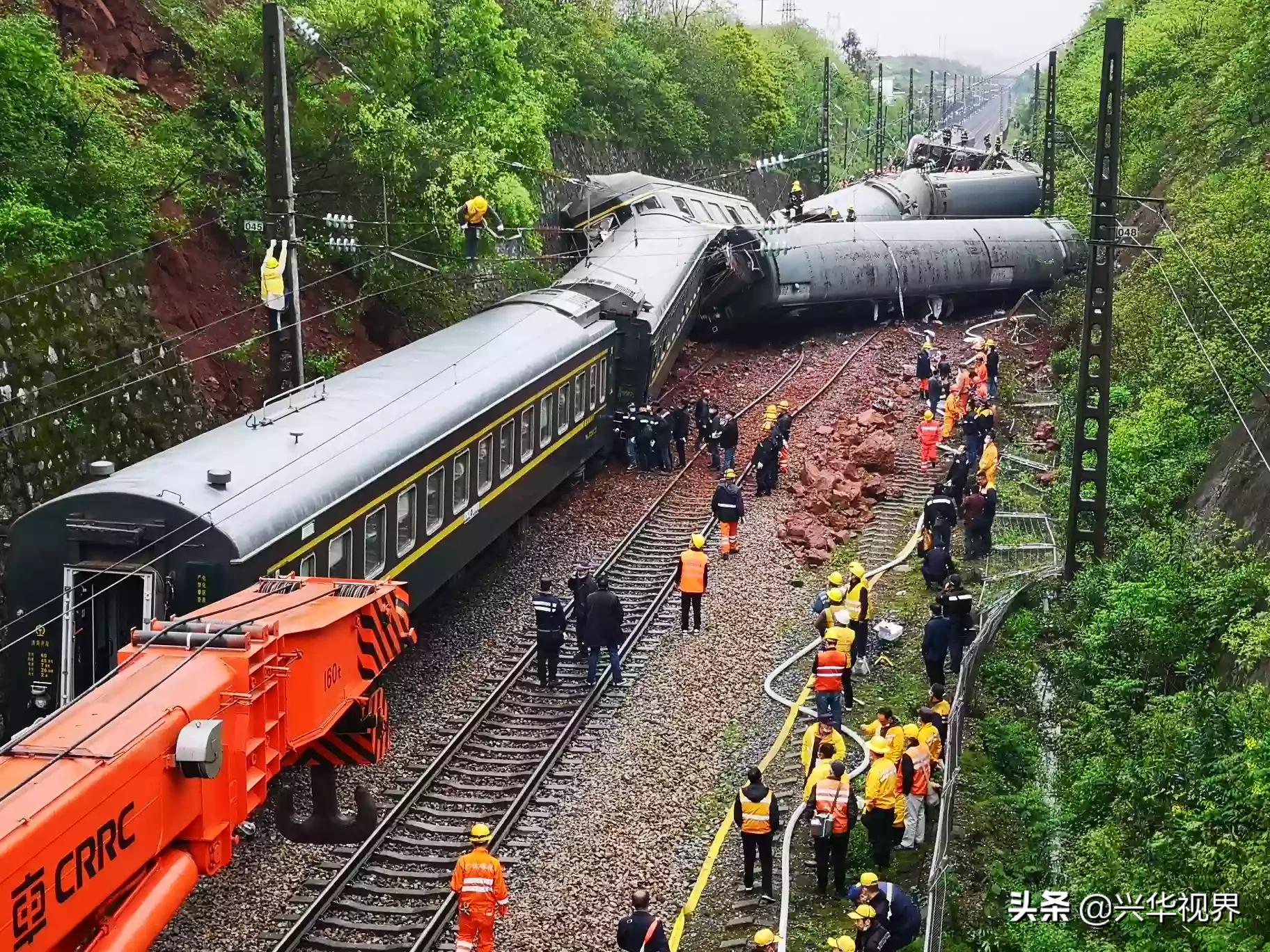 京广铁路郴州段塌方区段上下行线路恢复通车 - 郴州头条