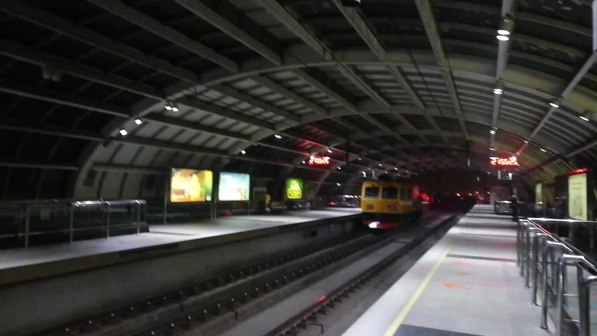 大连快轨寻道车