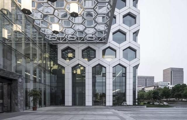 ▼建筑近景,a close view▼大厅,lobby▼通透,敞亮,高大并极富现代感