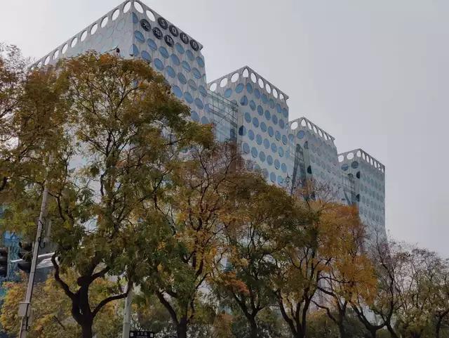 SOHO中国：一卖到底，潘石屹清仓或套现178亿离场，此前已卖85亿