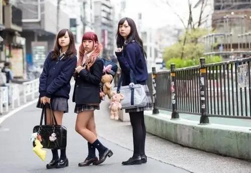 打败新垣结衣的日本神颜美少女，这大长腿有内味儿了…