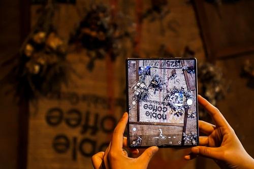 三星Galaxy Z Fold2 5G 让科技更具艺术气息