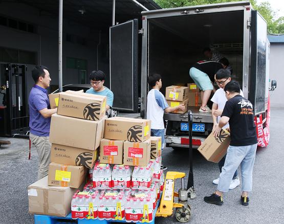 紫燕食品“你呵护城市，我呵护你”主题公益活动圆满完成