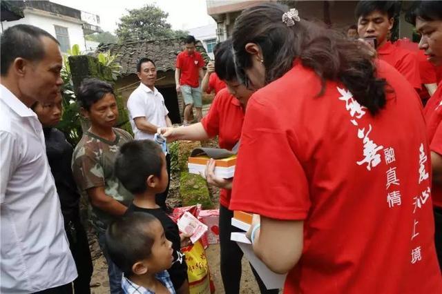 “慈善融真情，爱心无止境”，《发现品牌》栏目组爱心公益行活动（博白站）