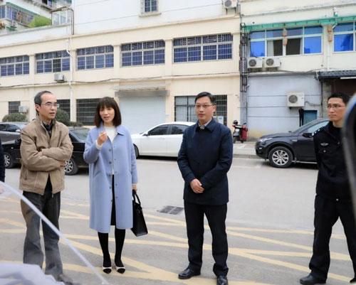 市公安局科技通信管理处处长郑羿一行在衢州安邦护卫公司党委书记