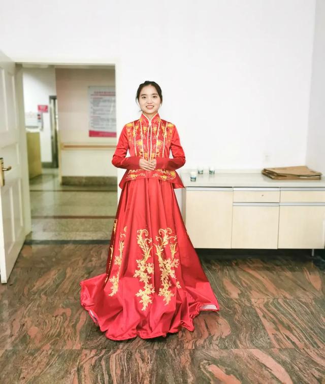 兑现迟到七个月的承诺！白衣换白纱，你是最美的新娘！