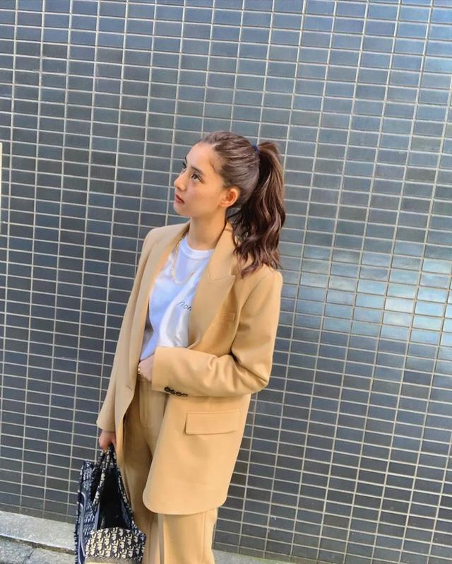 打败新垣结衣的日本神颜美少女，这大长腿有内味儿了…