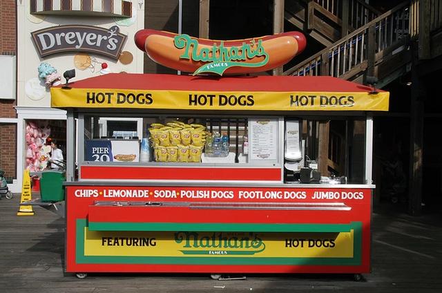 用设计赋能摆摊儿让你成为夜市gai上最靓的仔