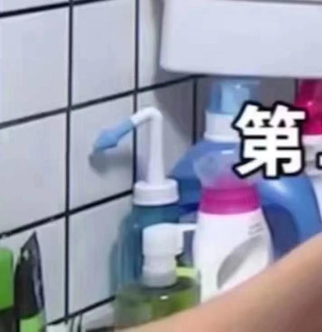 昨天，我的小姐妹们都想泡一个叫小张的帅哥… ​