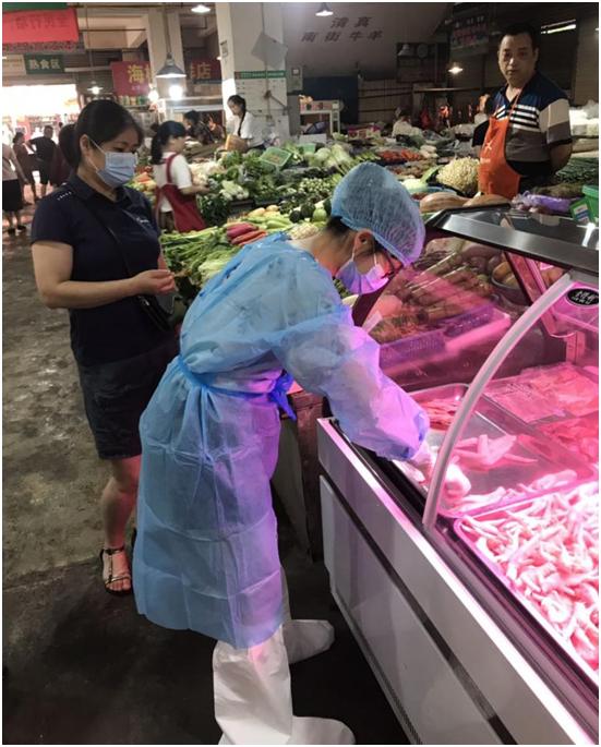 红星新闻 连续6天全阴！成都市场环境及从业人员新冠检测持续进行
