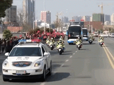 医疗：谢谢你们为湖北拼过命！这些送别场面戳中泪点