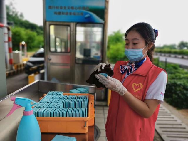 西部沿海高速：党员先行、联勤联动、科技助力，全力奋战返程高峰