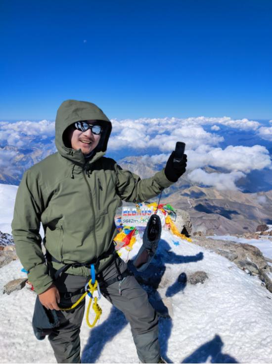 讯飞翻译|讯飞翻译机助力登顶欧洲最高峰——厄尔布鲁斯峰山