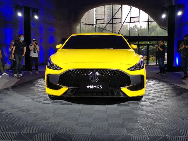 「汽车V报」宝马全新M3/M4官图发布；2021款荣威Ei5正式上市-20200922-VDGER