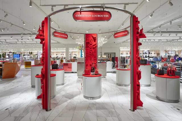 红色的胶囊艺术装置著名高跟鞋品牌christianlouboutin快闪店设计