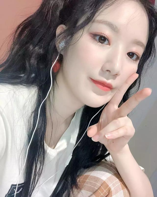 (g)i-dle舒华曾自曝学生时期完全没人气,昔日照片公开 51韩团 – 韩国