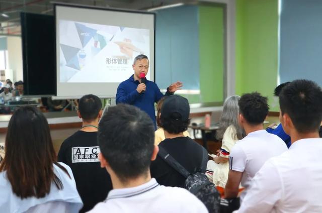 挥别所有健身教练心中的痛：私教业绩靠嘴炮