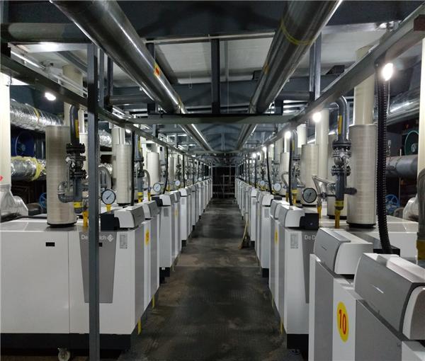 该系列锅炉拥有30000平米的单台供暖面积,通过德地氏创新的diematic-i