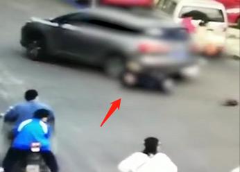 现场监控曝光！因提分手，河北一公职人员当街碾压前女友（视频/组图） - 3
