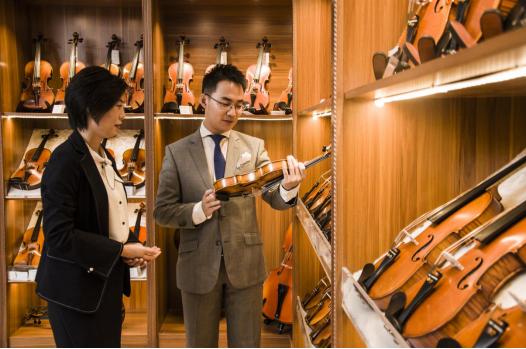 亚洲小提琴王子高参代言CHRISTINA小提琴开启行业先河新篇章